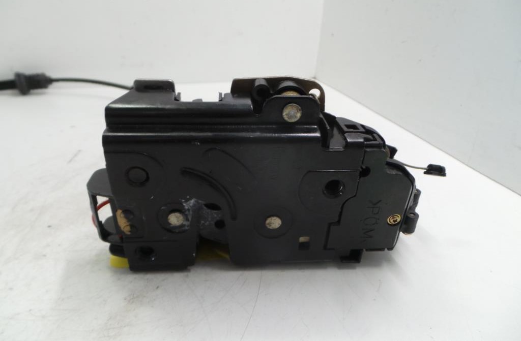 VW Bora 1J Bj.02 T&uuml;rschloss hinten links Limo Stecker 6-pin